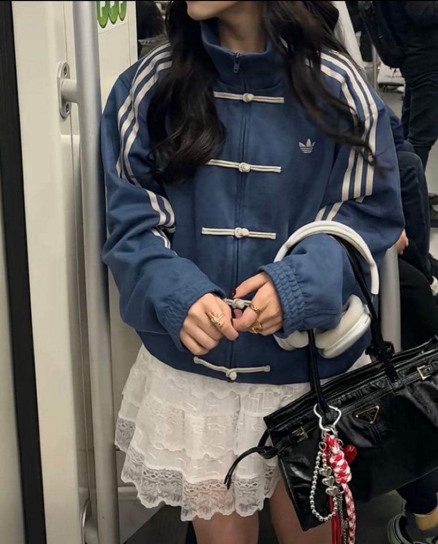 adidasアディダス 中国限定 蛇年トラックジャケットダーククレーL