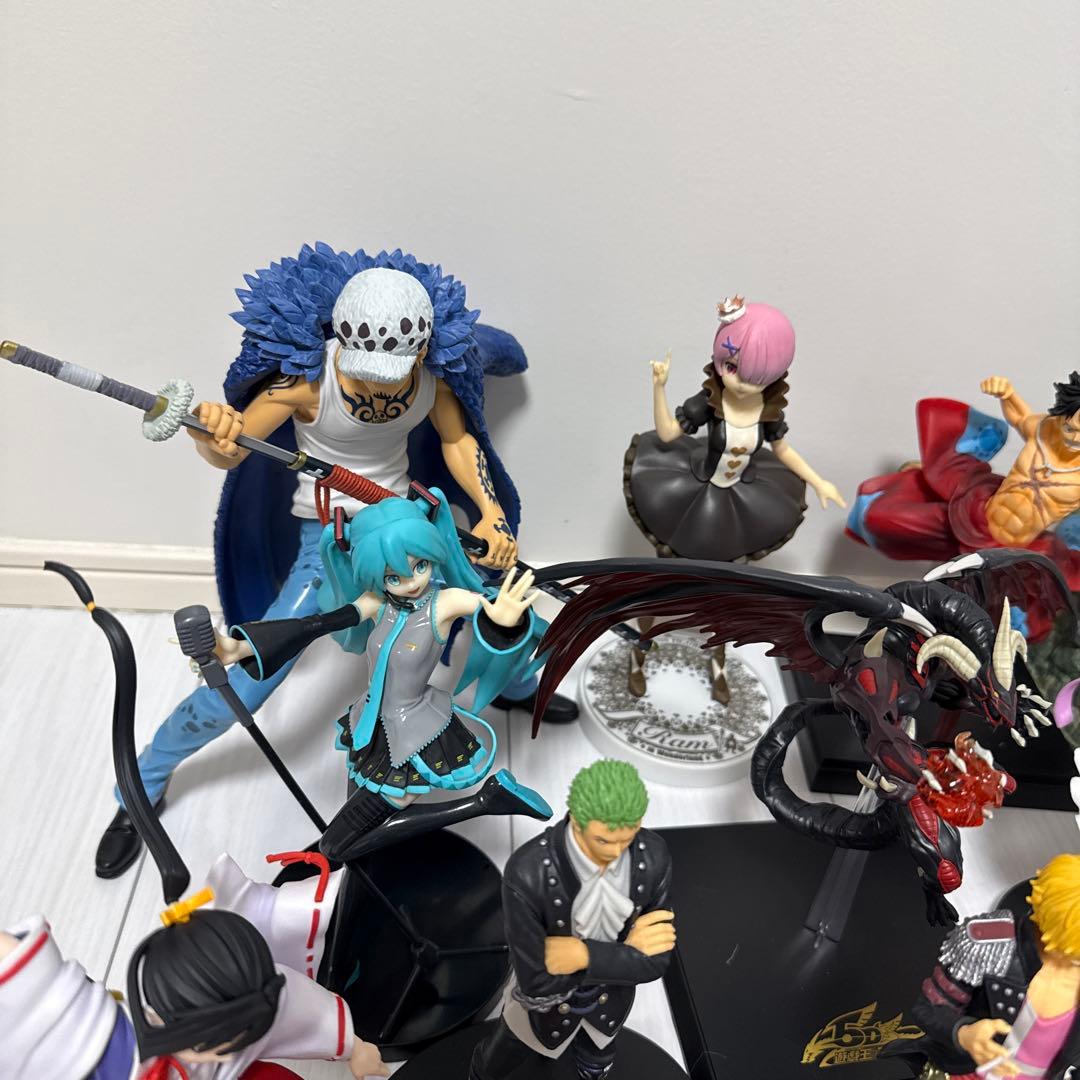 フィギュア 30個まとめ売り - メルカリ