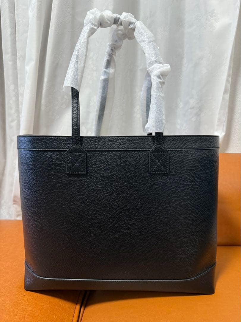 H*O様 BURBERRY 黒 レザートートバッグ BURBERRY レザートートバッグ | Hedy