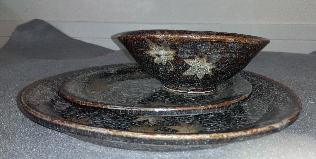 美濃焼の名工 三浦繁久作品　鼠志野紅葉紋様の向付け中鉢と中皿と大皿 の三種類 IMG_836399.jpg