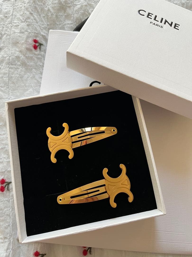 CELINE ゴールドヘアピン -2