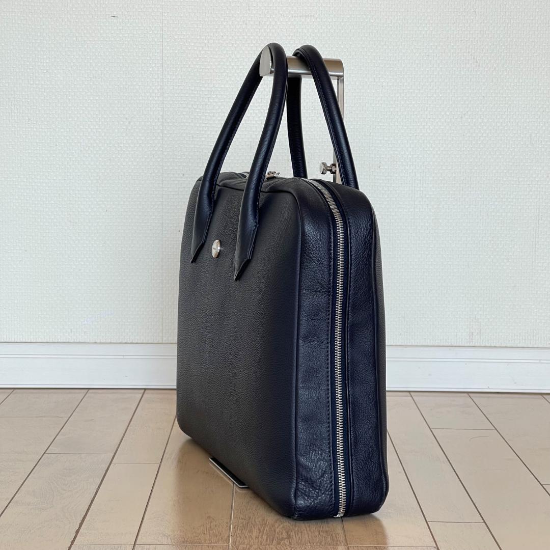 美品・定価85,800円】 hinn エンボスレザー ビジネスバッグ - メルカリ