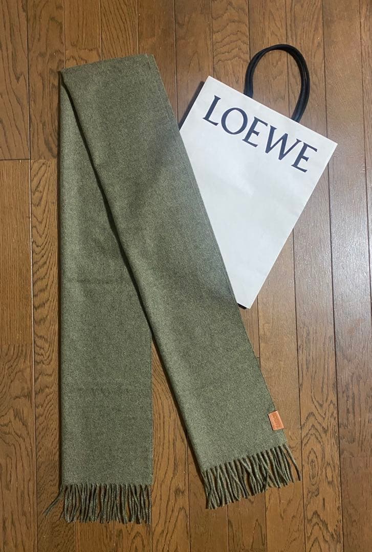 【未使用品】LOEWE マフラー カシミア100% カーキグリーン LOEWE（グリーン・カーキ/緑色系）のフリマアイテム一覧