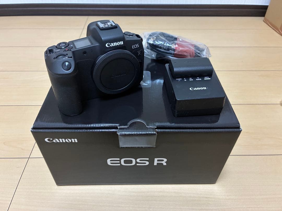 タッキー　Canon EOS R ミラーレス一眼カメラ　【保証付] EOS R ミラーレス一眼カメラ ブラック EOSR [ボディ単体] CANON