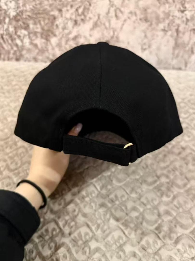 miu miu ブラック キャップ - メルカリ