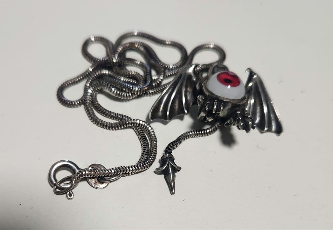JAP工房 聖飢魔II 目玉コウモリ ペンダント レッド - メルカリ