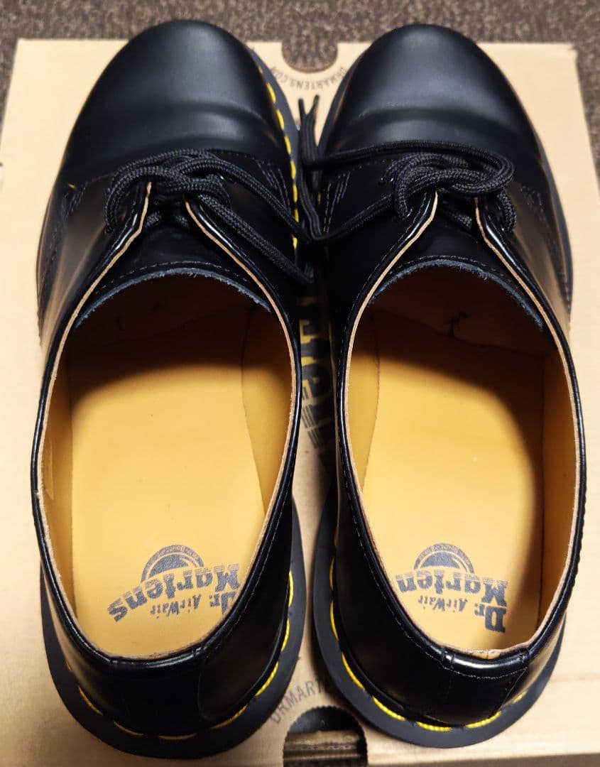 美品中古ドクターマーチン 1461 3ホール UK9 Dr.Martens 1461 3ホール レザーシューズ UK9 ブラック 中古 - メルカリ