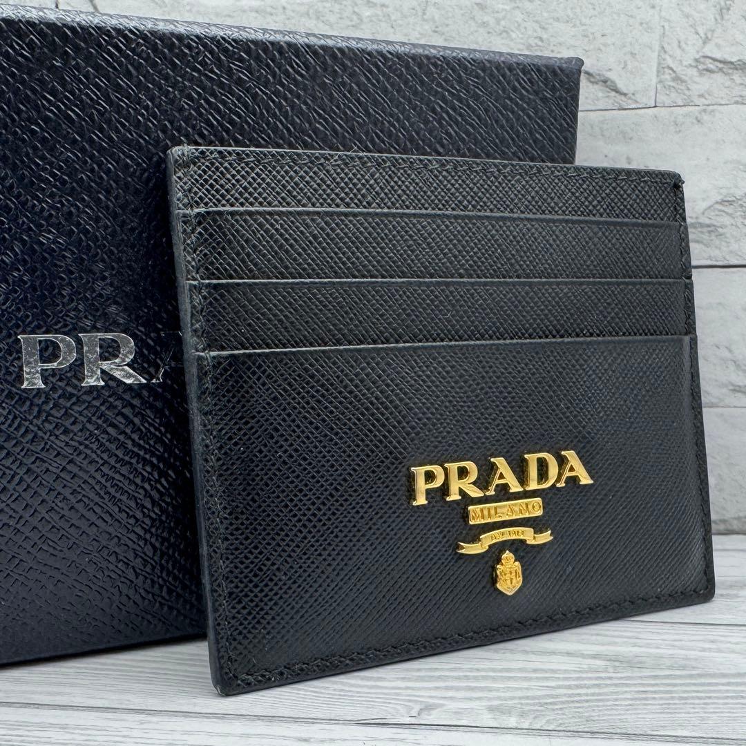 極美品】プラダ カードケース サフィアーノレザー ブラック - メルカリ