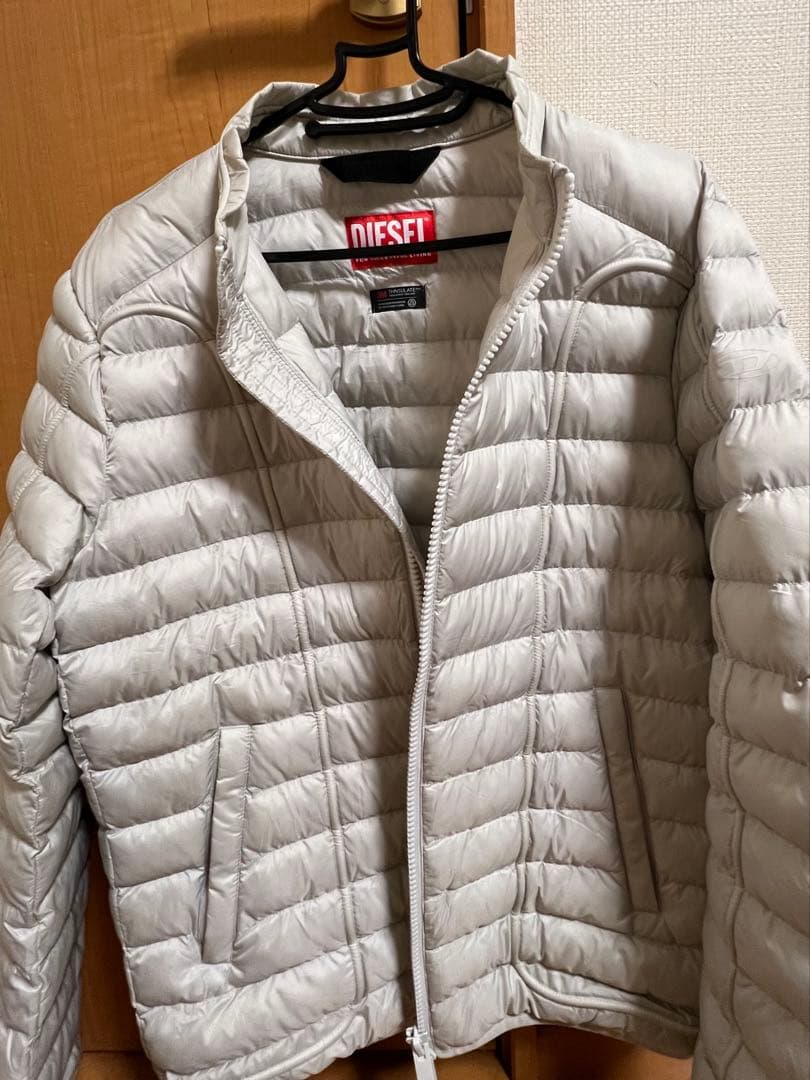 DIESEL ホワイト キルティング ダウンジャケット REDYAZEL｜ベルトデザインキルティングファイバーダウンジャケット