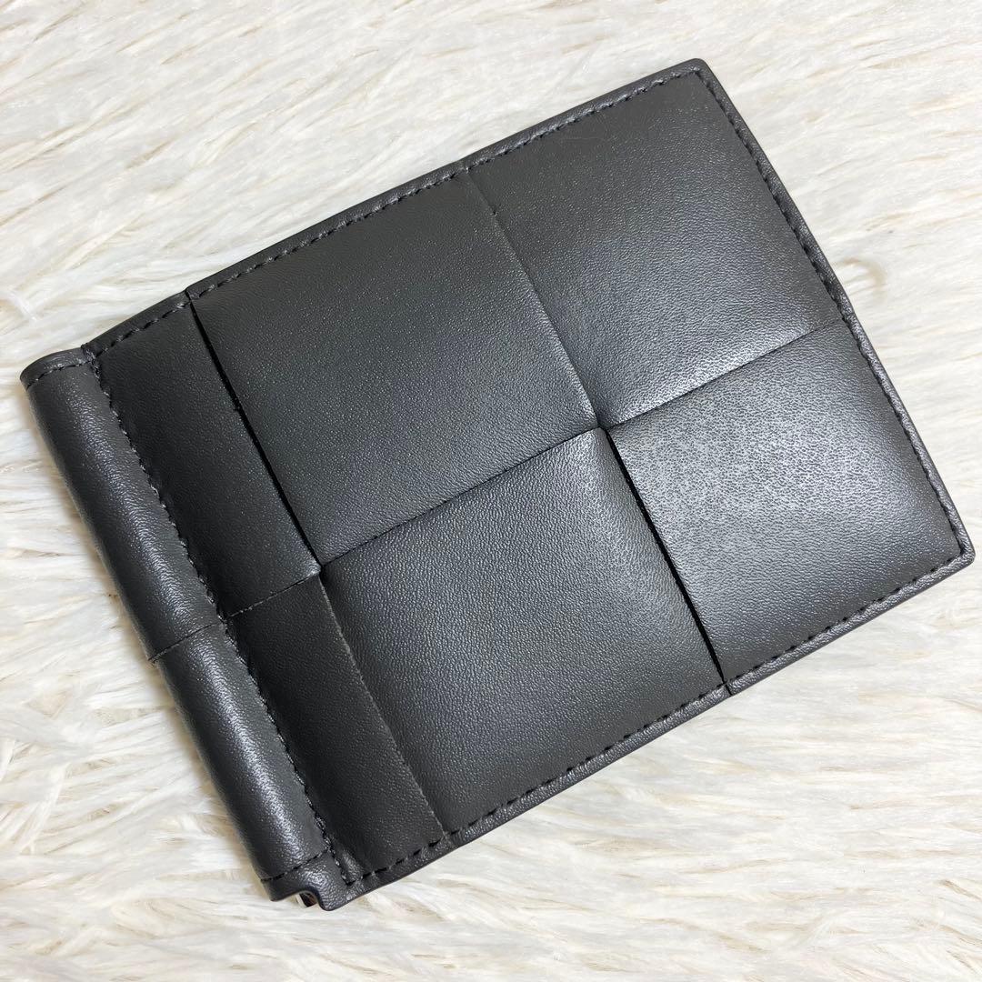 【極美品】ボッテガヴェネタ マネークリップ カセット BOTTEGA VENETA（ボッテガ・ヴェネタ） マネークリップ付き 二つ折り