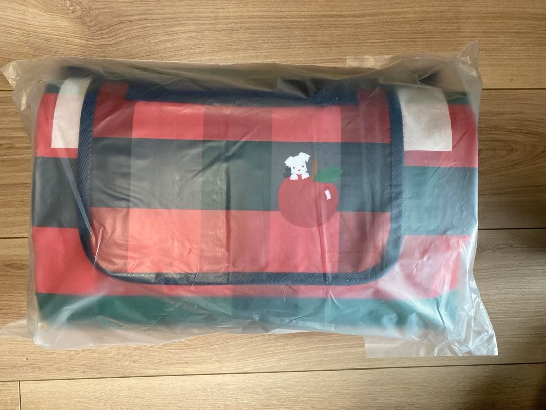 ファミリア　ノベルティ　レジャーシート レジャーシートをプレゼント！｜ファミリア代官山店の公式ブログ