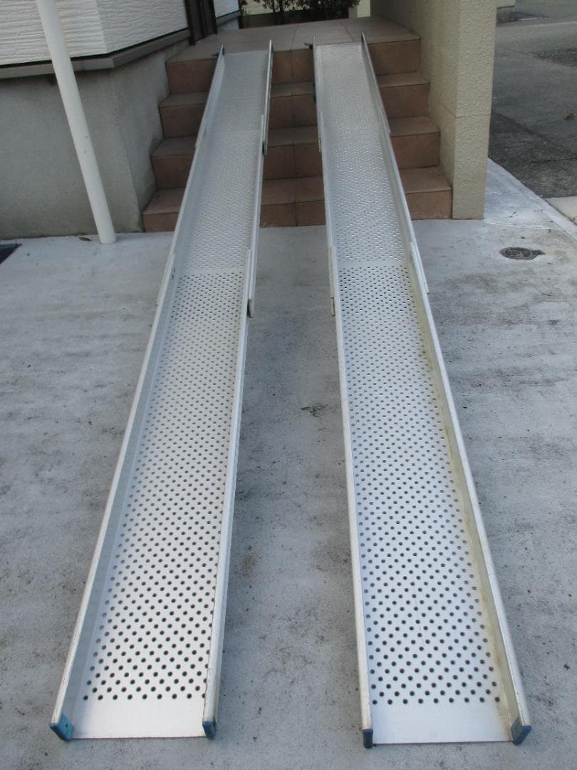 東山産業 スライドスロープ ESK300 アルミ 1.5 ～ 3m車椅子段差解消 楽天市場】【スーパーSALE限定P2倍】(法人様限定商品)（代引き不可