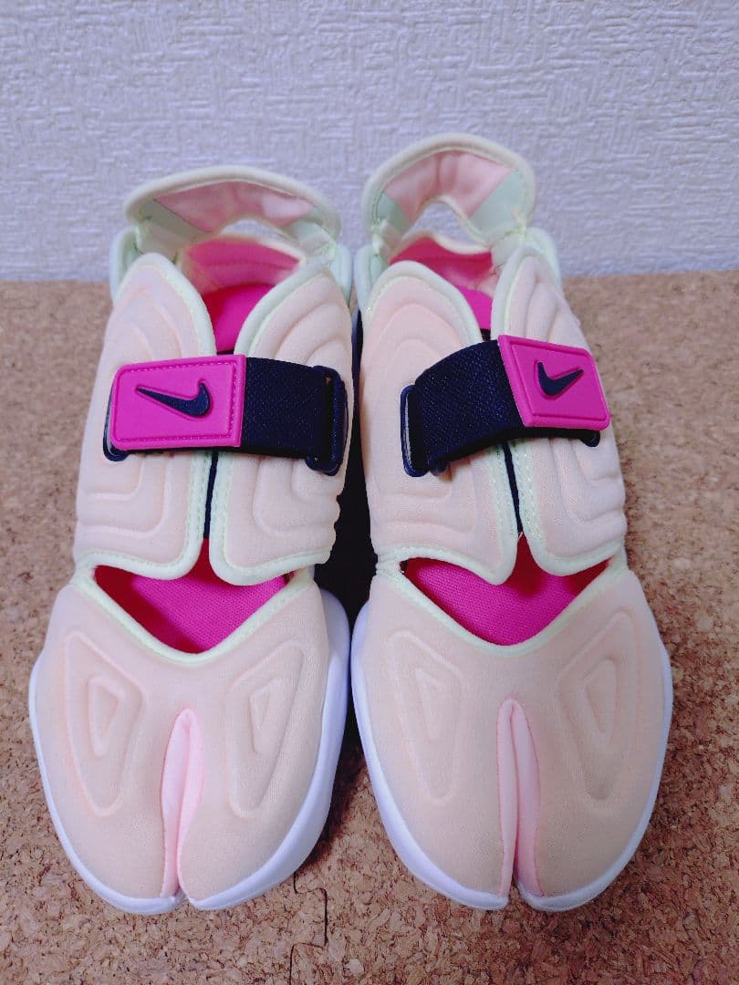 美品 NIKE アクアリフト 24.5cm