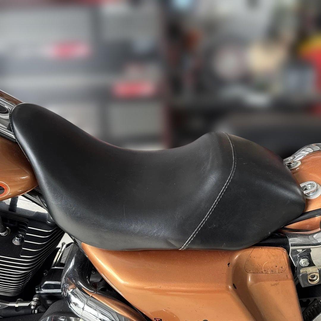 黒のバイクシート kch5593c460sw0.jpg