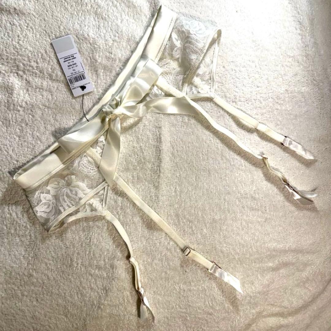 専用】ガーターベルト ブラ75D The Simplest Pleasures - メルカリ