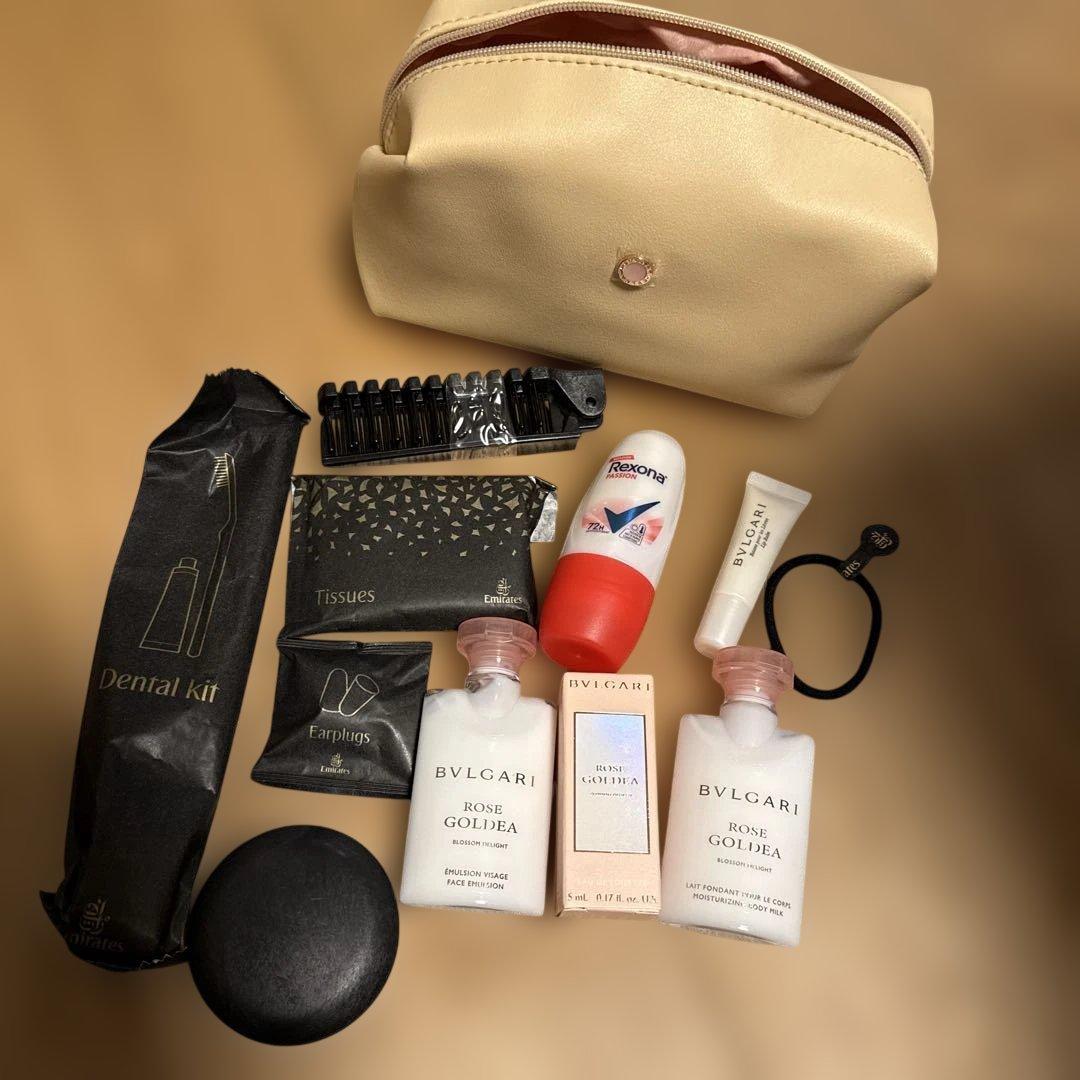エミレーツ航空ビジネスクラスレディースアメニティセットポーチ付き