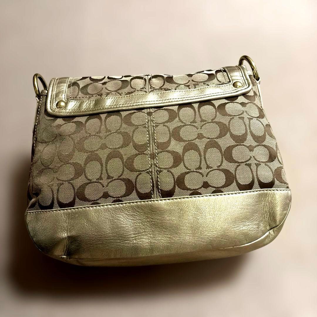 コーチ レガシーシグネチャーターンロック y2kショルダー ゴールド