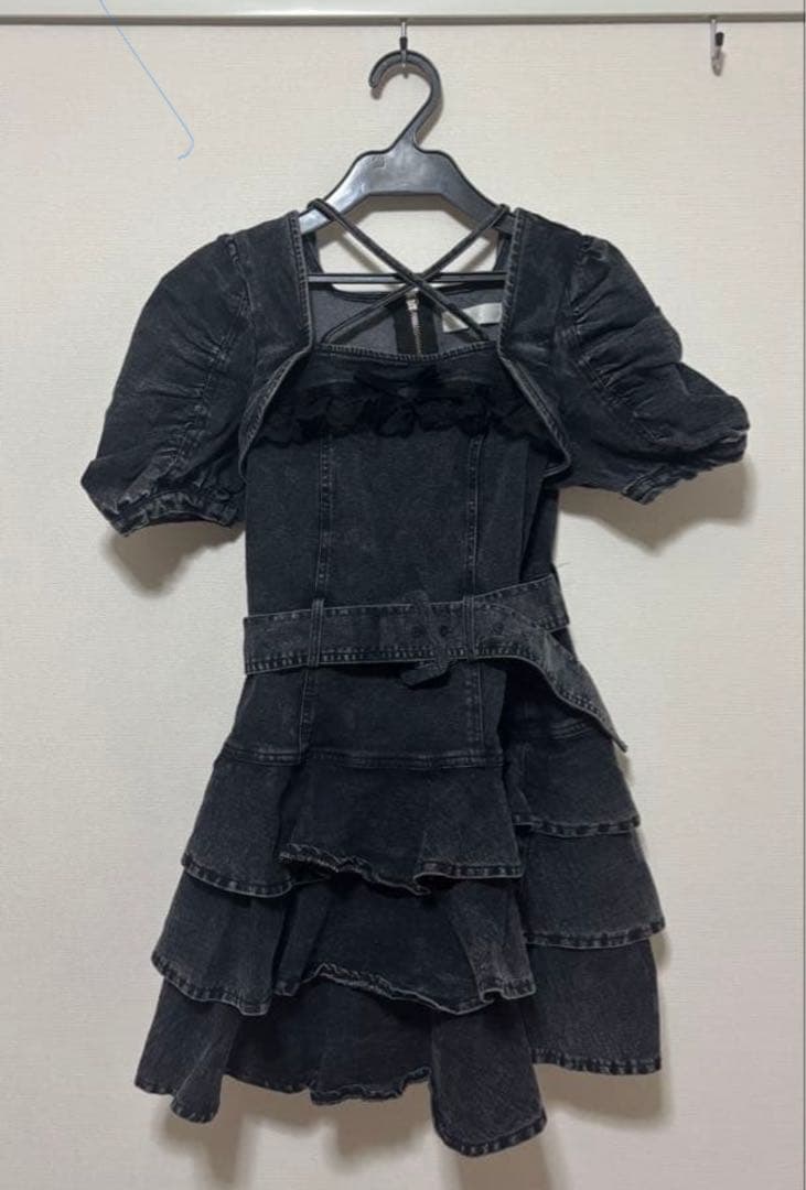 pium ピウム ティアードフリルミニワンピース ブラック デニム