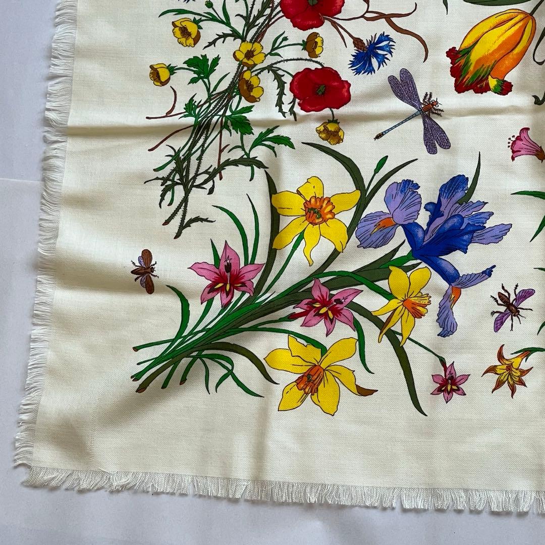 GUCCI グッチ 大判ショール 135センチ×135センチ花柄 アイボリー系