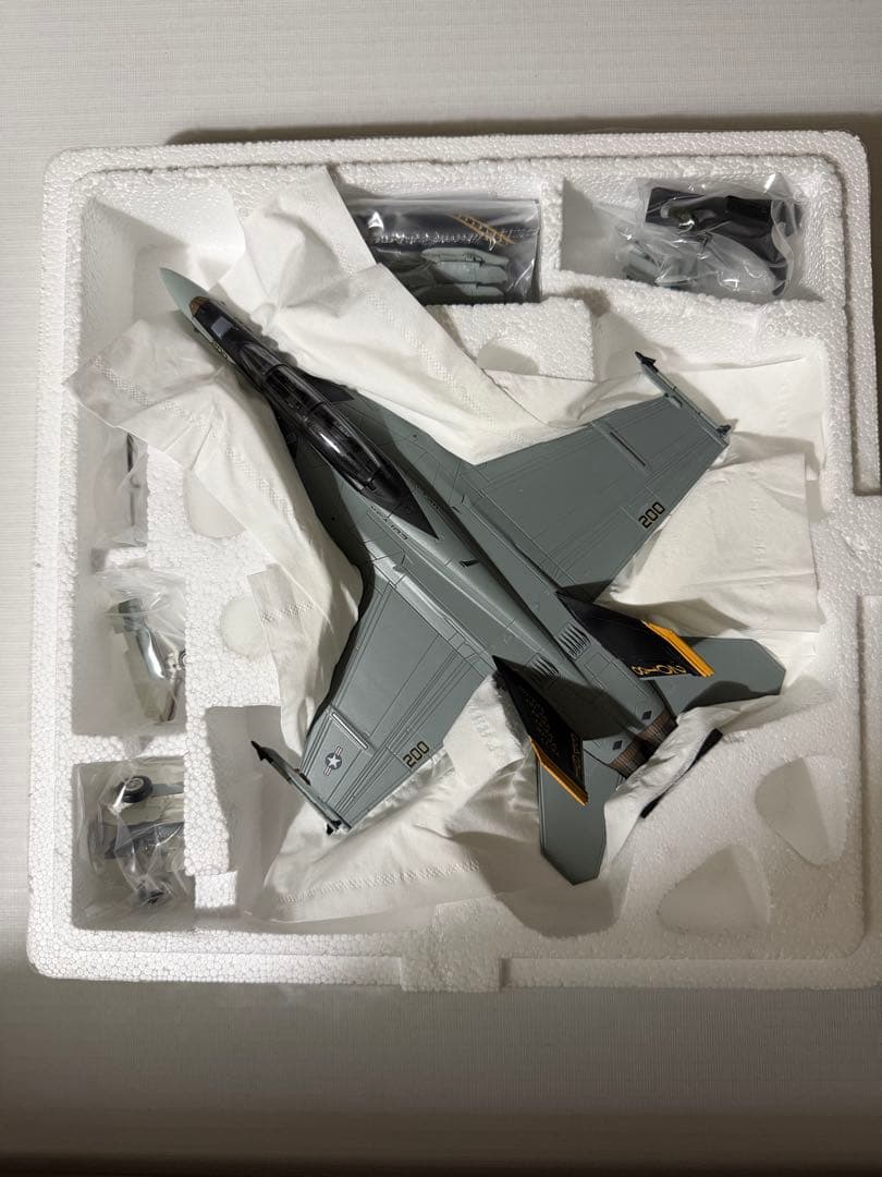 【未使用】1/72スケール F/A-18F スーパーホーネット Amazon | 1/72スケール アメリカ軍 F/A-18F F18 スーパーホーネット