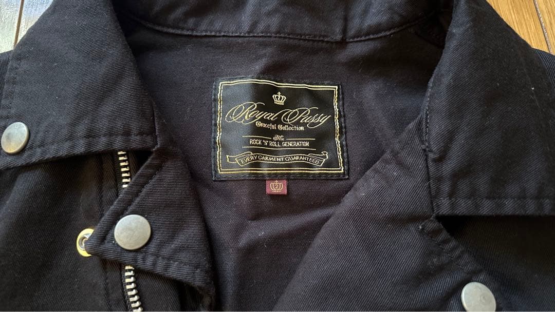  pussy つなぎ　ジャンプスーツ