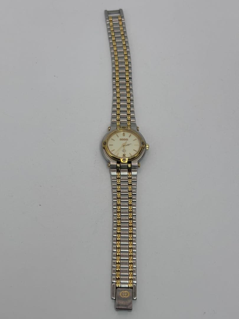GUCCI アナログ腕時計 シルバー/ゴールド9000L ファッション レディース
