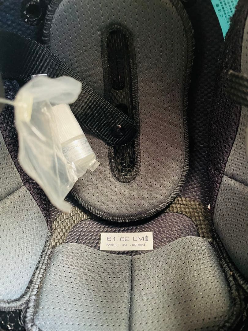 《新品》Arai Profile アルミナシルバー　61-62cm