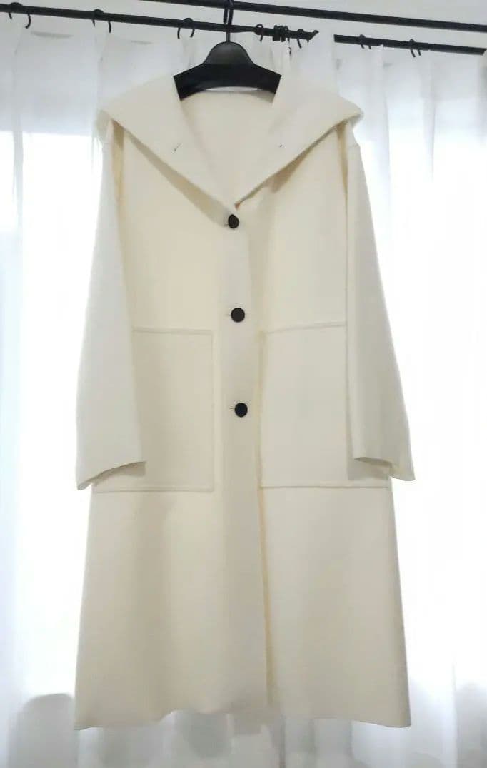 新春に大活躍✨️アルアバイル❤️ フード付き ロングコート ホワイト