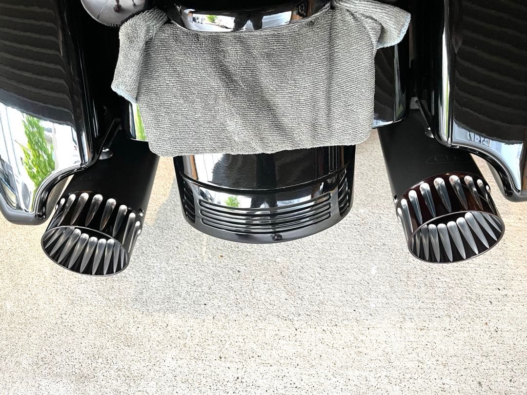 ハーレーダビッドソン M8ツアラー用 CFRスリップオンマフラー CFR M8ツーリング 4.5インチ スリップオンマフラー ダブルフルーテッド