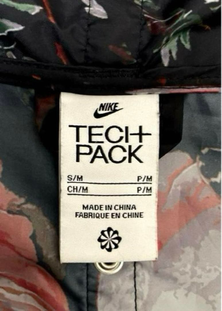 美品】即完売 NIKE NSW フローラル ポンチョ 総柄 TECH PACK - メルカリ