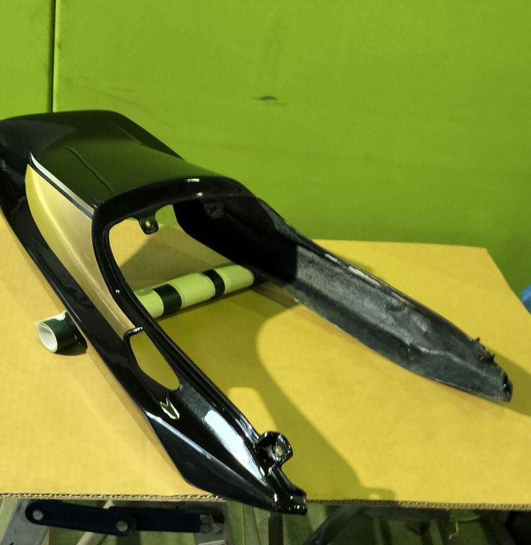 早いもの勝ち！zrx1200ダエグ VERTIAヴェルティア ロングテールカウル