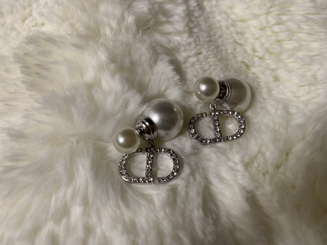 Diorディオールピアスパールシルバー ディオール Dior Tribales ディオール トライバル ピアス(両耳用