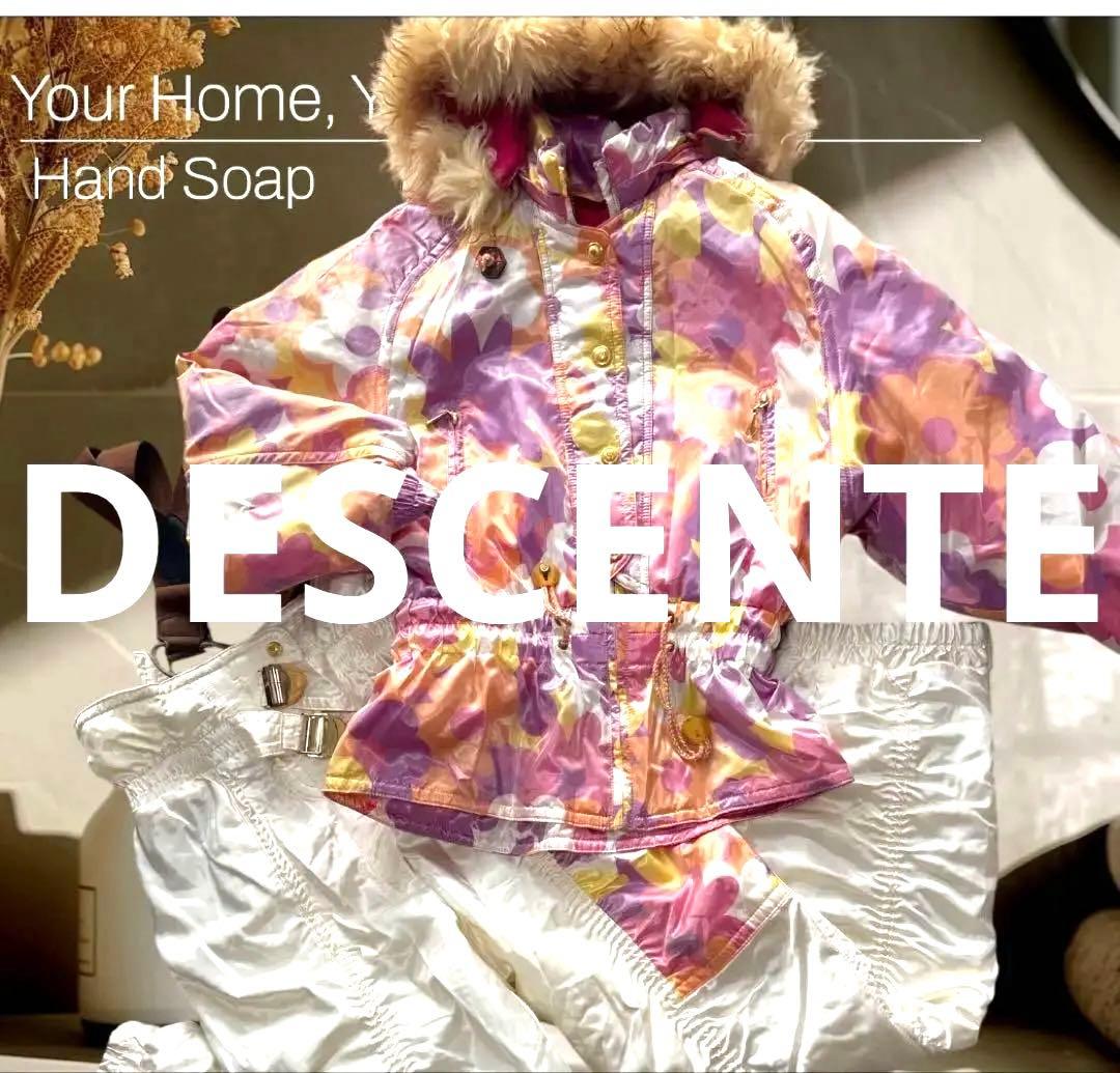 DWSSCENTEフラワープリントファーフードスキーウェアスノボウェアデサントL 2025-2026 DESCENTE デサント スキーウェア紹介 - タナベスポーツ店舗