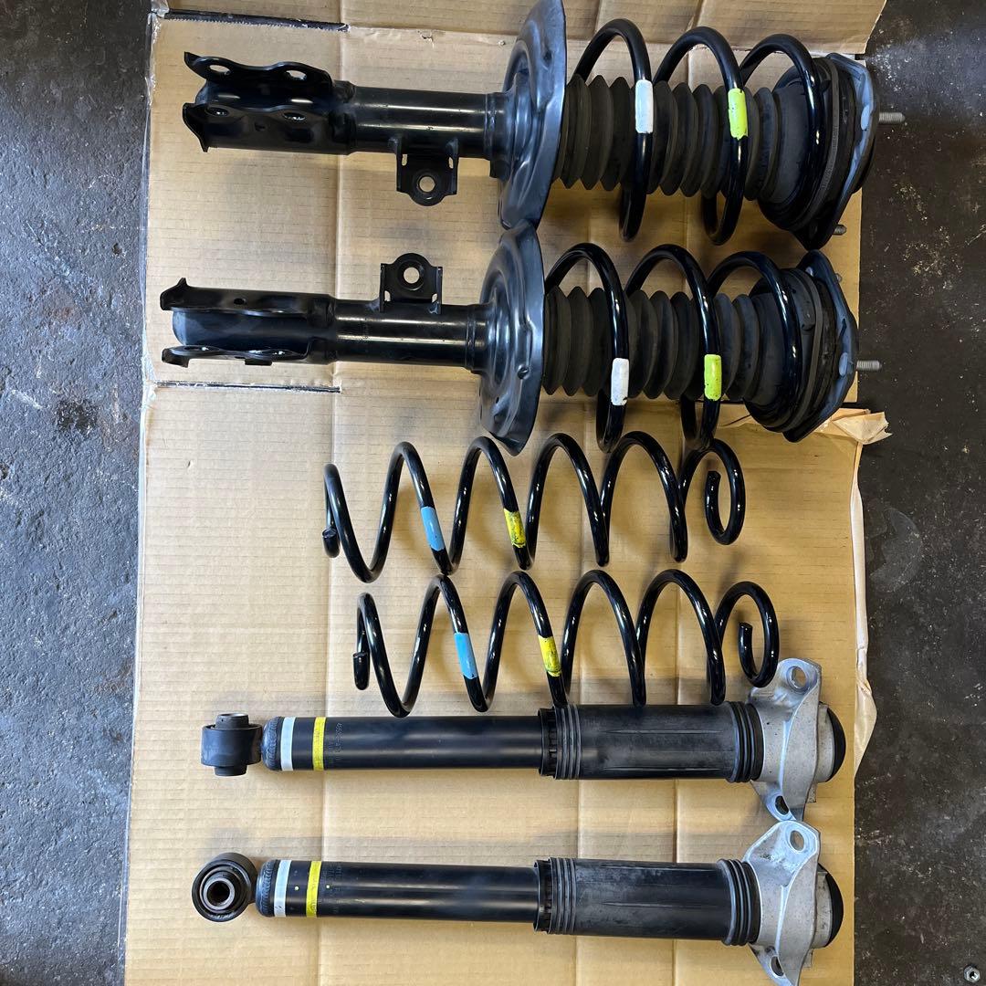 プリウス 50 純正 サスペンション 一式 - メルカリ