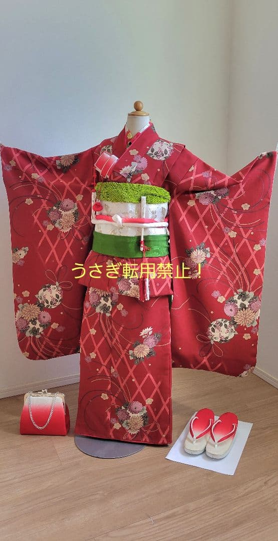 《 レトロ感ある落ち着いた色柄！》七五三　7歳 大正ロマン風 赤い着物フルセット