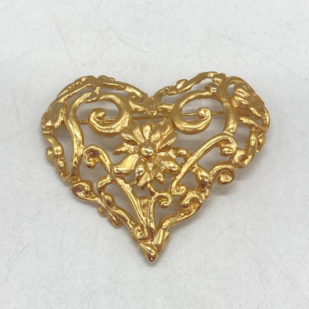 ▼Christian Lacroix ブローチ　ヴィンテージ　ハート　ゴールド 2026年最新】christian lacroix ブローチの人気アイテム - メルカリ