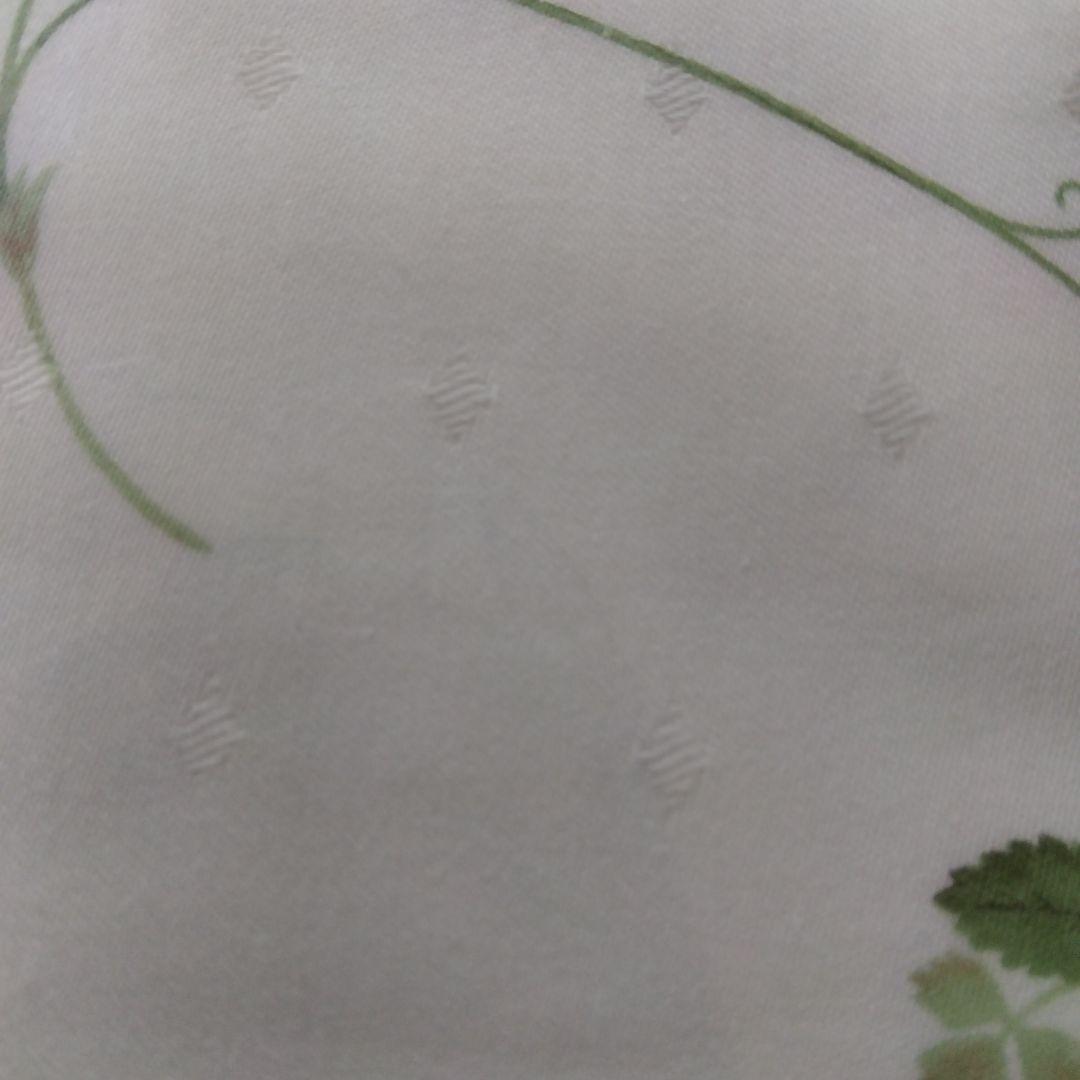 ウェッジウッド テーブルクロス ワイルドストロベリー柄新品未使用