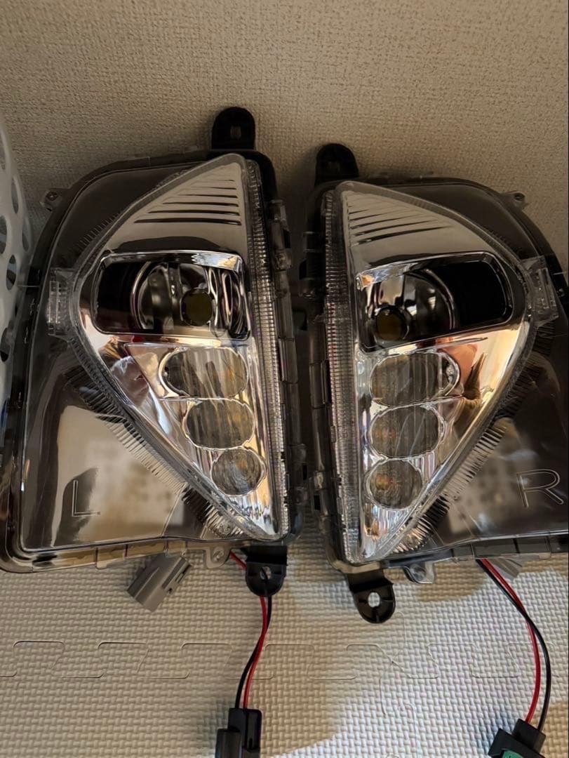 50プリウス 前期対応加工フォグランプ【バルブ交換式／H8・H11・H16