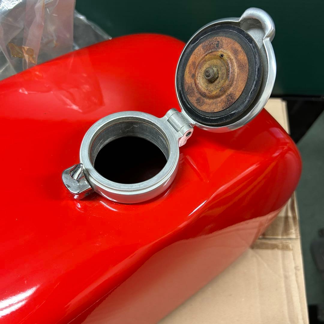 FRP製 赤のバイクタンク GB250クラブマン用 ロング型 未使用 - メルカリ