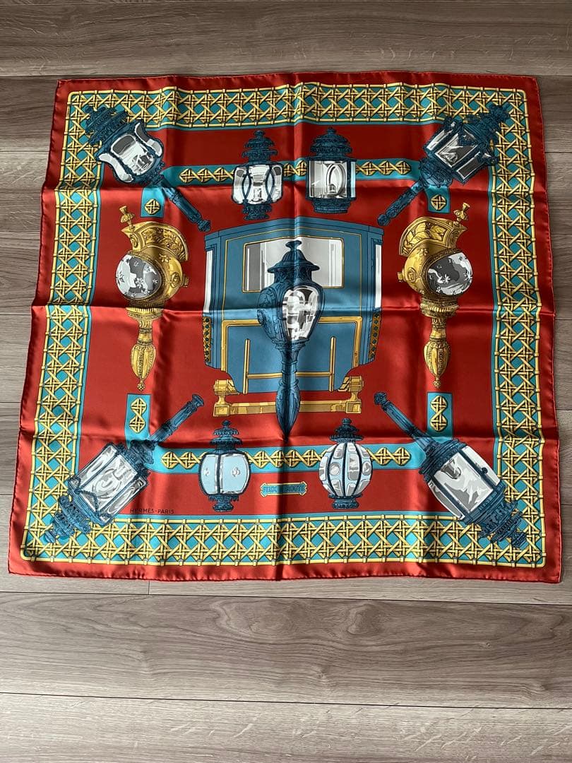 新品エルメス カレ90 大判スカーフ 専用箱付き 正規品 HERMES（エルメス） 未使用品 スカーフ カレ 90 パラード 大判スカーフ