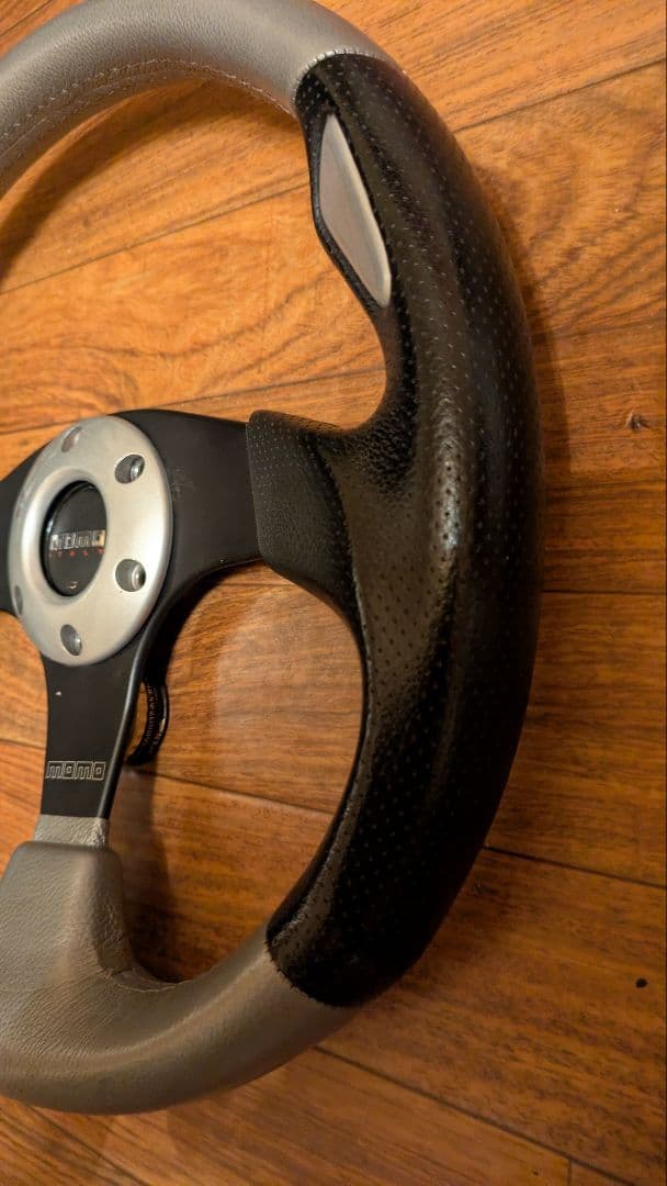 MOMO JET 35パイ ホーンボタン＆ホーンリング＆ネジ6本付 状態良好