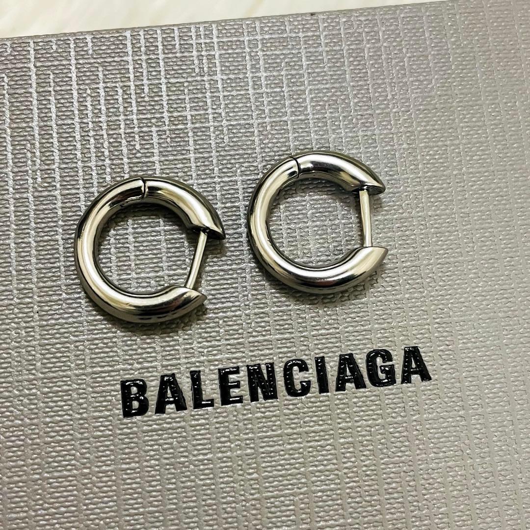 たー様専用】BALENCIAGA ピアス フープ 片耳 - メルカリ