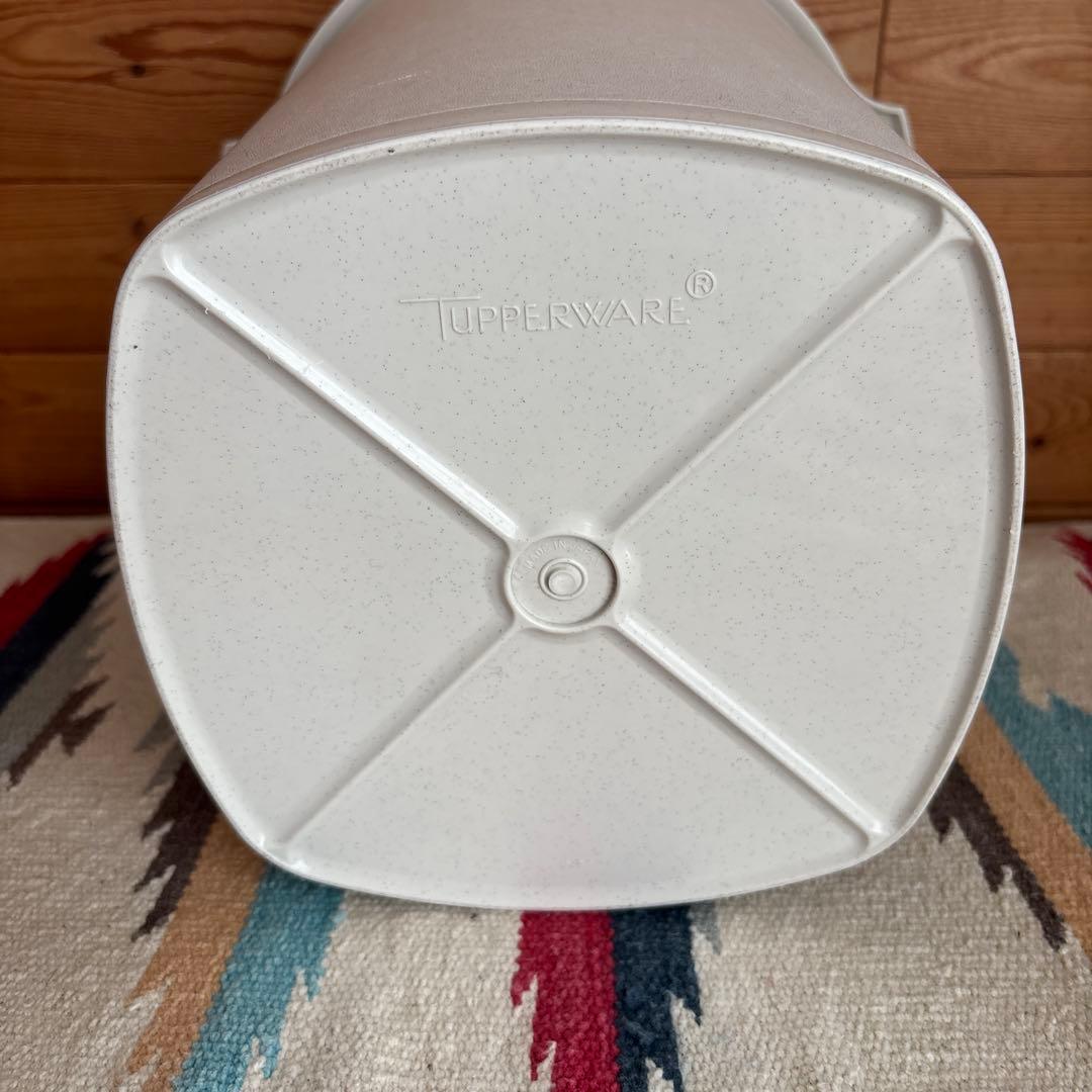 タッパーウェア／マキシクィーンデコレーター 11リットル 容量大