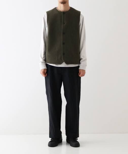 CONFECT ウールモッサー クルーネックベスト - メルカリ