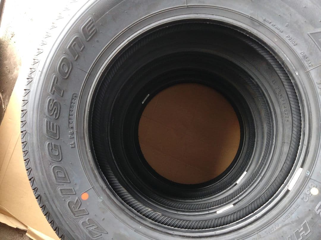 新車外し!①ジムニーjb64純正タイヤ175/80r16 2本セット