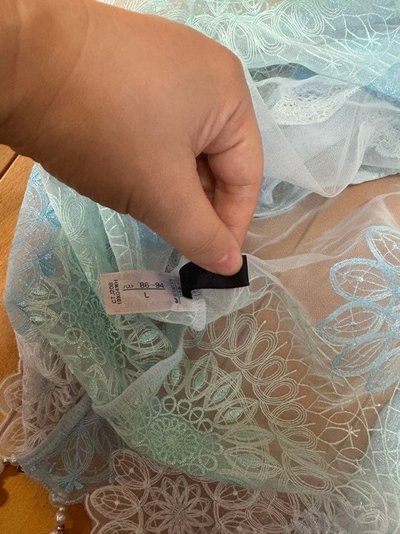 サルート Salute 花柄刺繍キャミソール 水色 - メルカリ