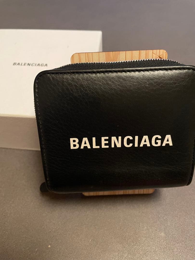 BALENCIAGA/バレンシアガ/ジップウォレット/財布/2つ折り BALENCIAGA（バレンシアガ） 財布 二つ折り マネークリップ BALENCIAGA