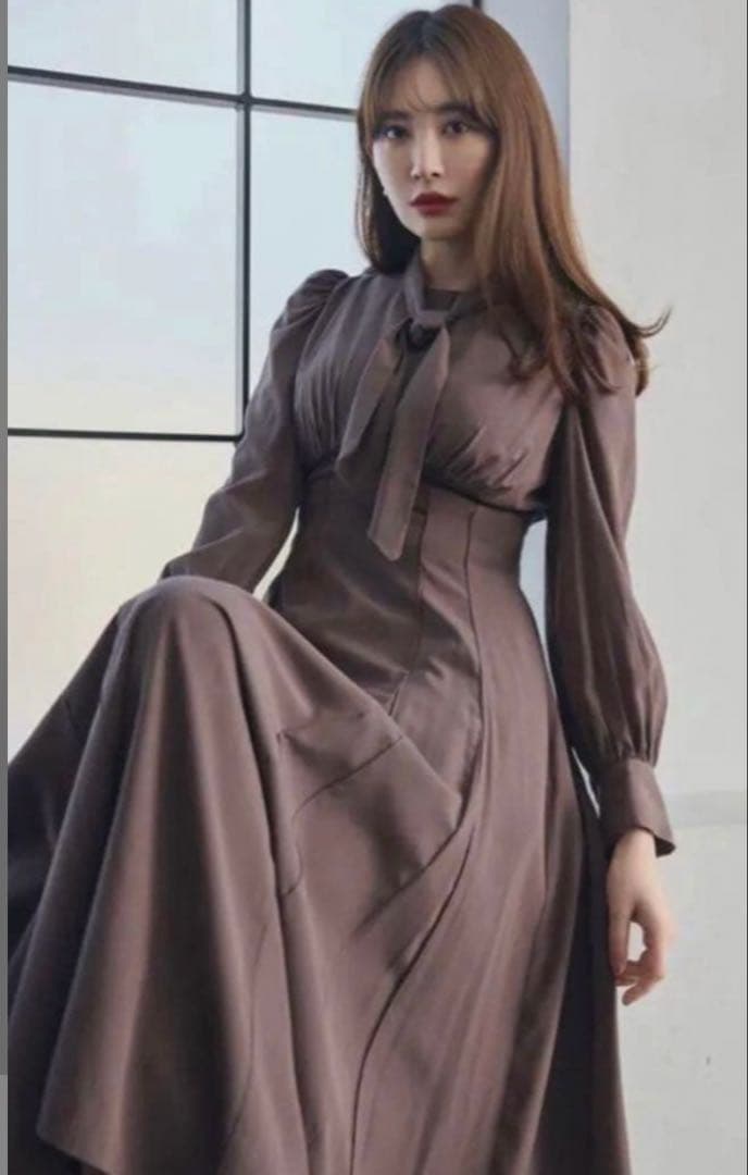 ワンピース herlipto Rocco Tie Satin Dress herlipto 🏷️Rocco Tie Satin Dress 前後2wayのタイデザインが目を