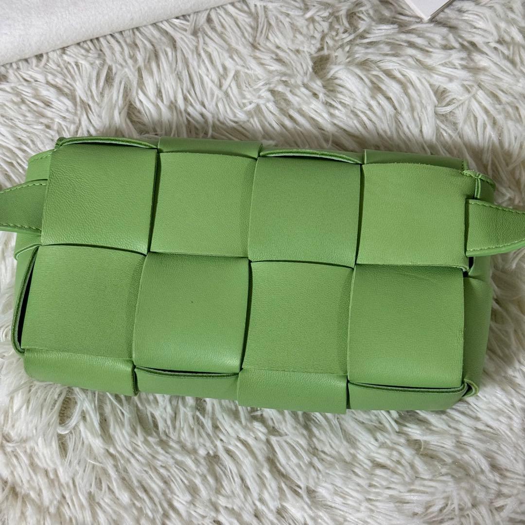 新品未使用✨ボッテガヴェネタ カセットミニベルト イントレチャート