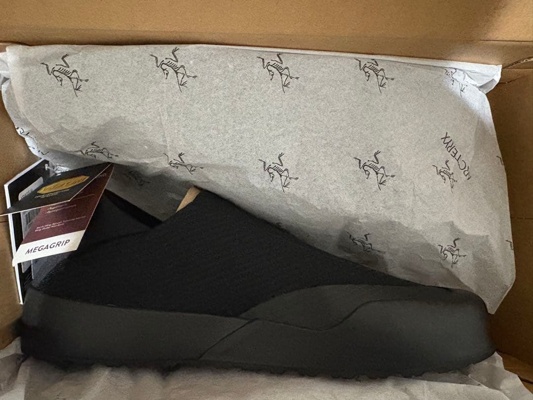 新品　arc'teryx クラッグ　KRAGG 黒 27.5cm